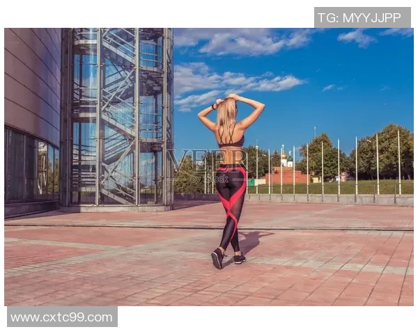 足球明星与女明星的魅力碰撞壁纸分享让你感受运动与时尚的完美结合 足球明星与女明星的魅力碰撞壁纸分享让你感受运动与时尚的完美结合